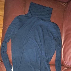 Turtle neck shirt